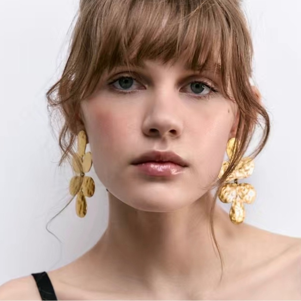 Gold Double Clover Fashion Earrings